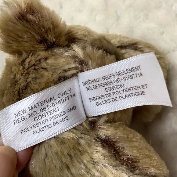 Ty Beanie Boo HENRY Ty Silk 2018 Canadian Exclusive Bear Holding Fish with Tags - Picture 10 of 12